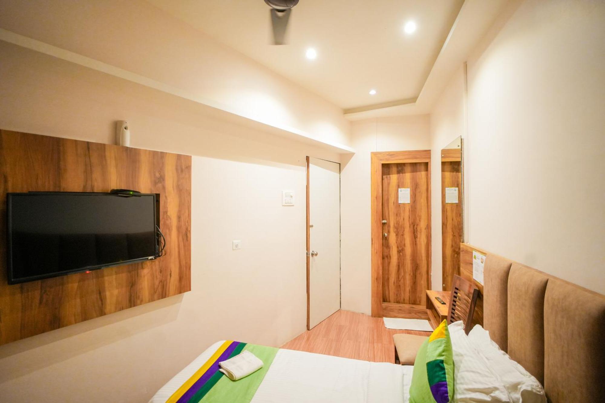 Hotel Skylink Hospitality Mahalaxmi Mumbai Exterior foto