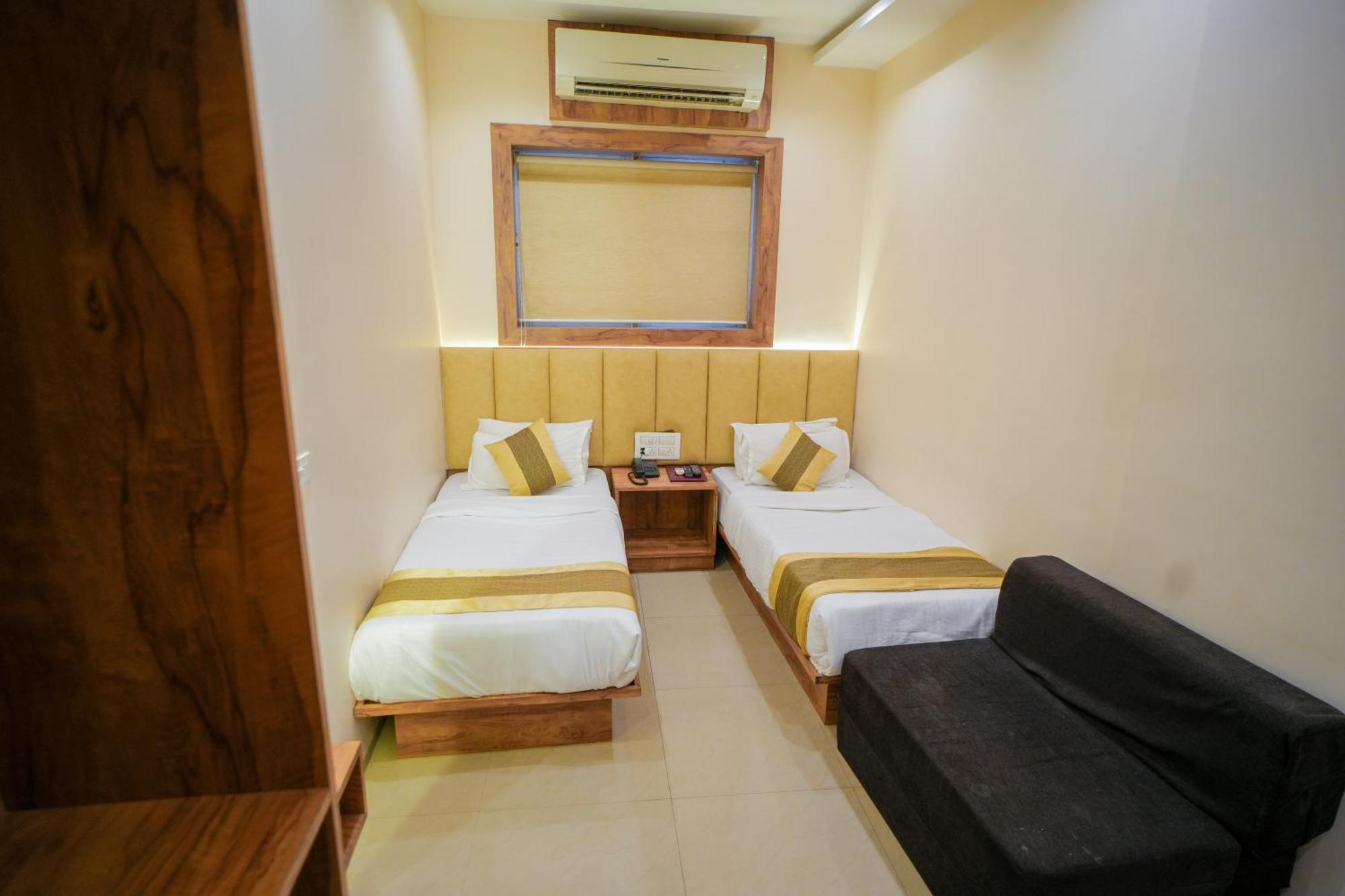 Hotel Skylink Hospitality Mahalaxmi Mumbai Exterior foto