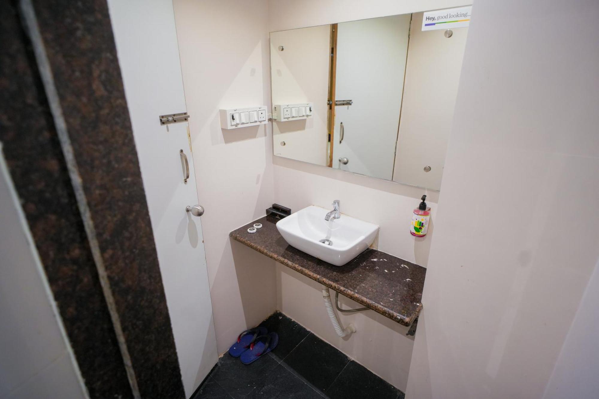Hotel Skylink Hospitality Mahalaxmi Mumbai Exterior foto