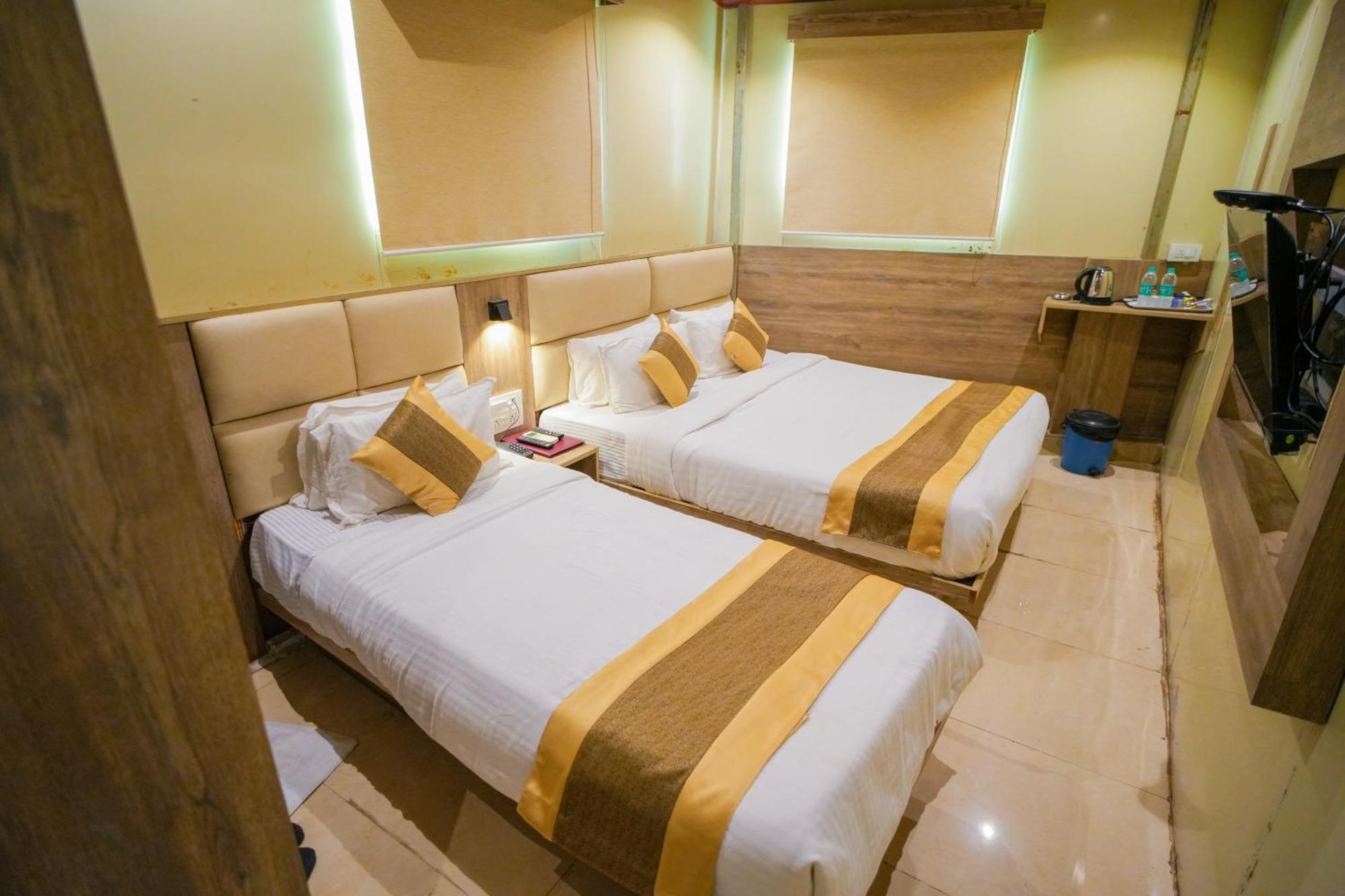 Hotel Skylink Hospitality Mahalaxmi Mumbai Exterior foto