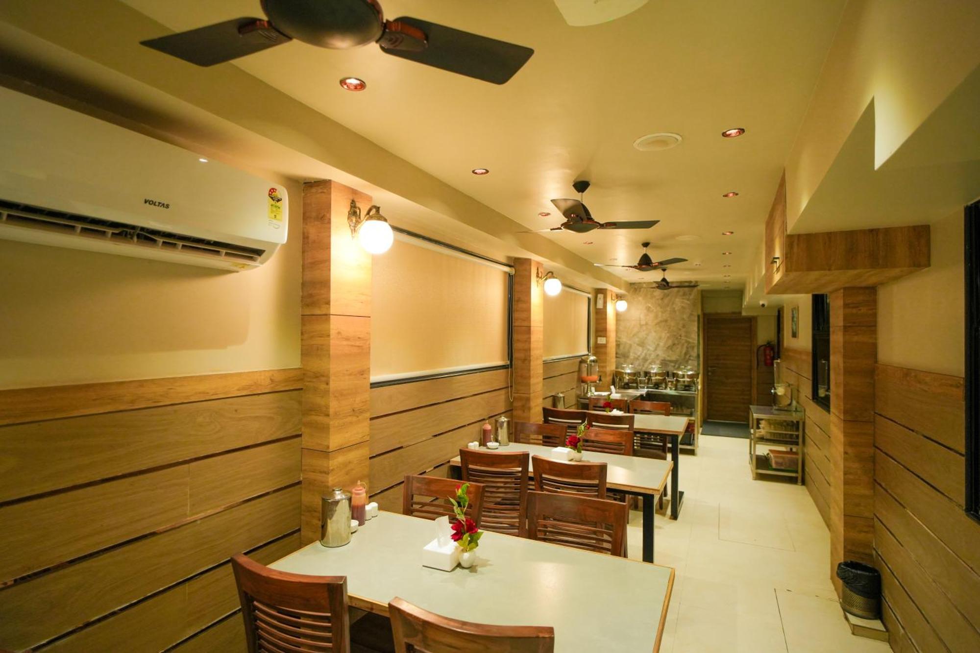 Hotel Skylink Hospitality Mahalaxmi Mumbai Exterior foto