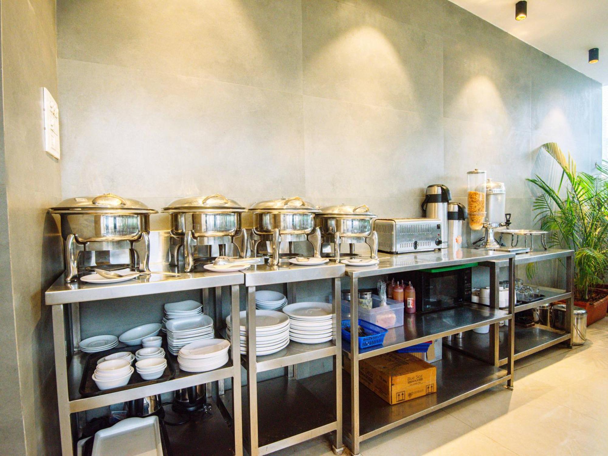 Hotel Skylink Hospitality Mahalaxmi Mumbai Exterior foto