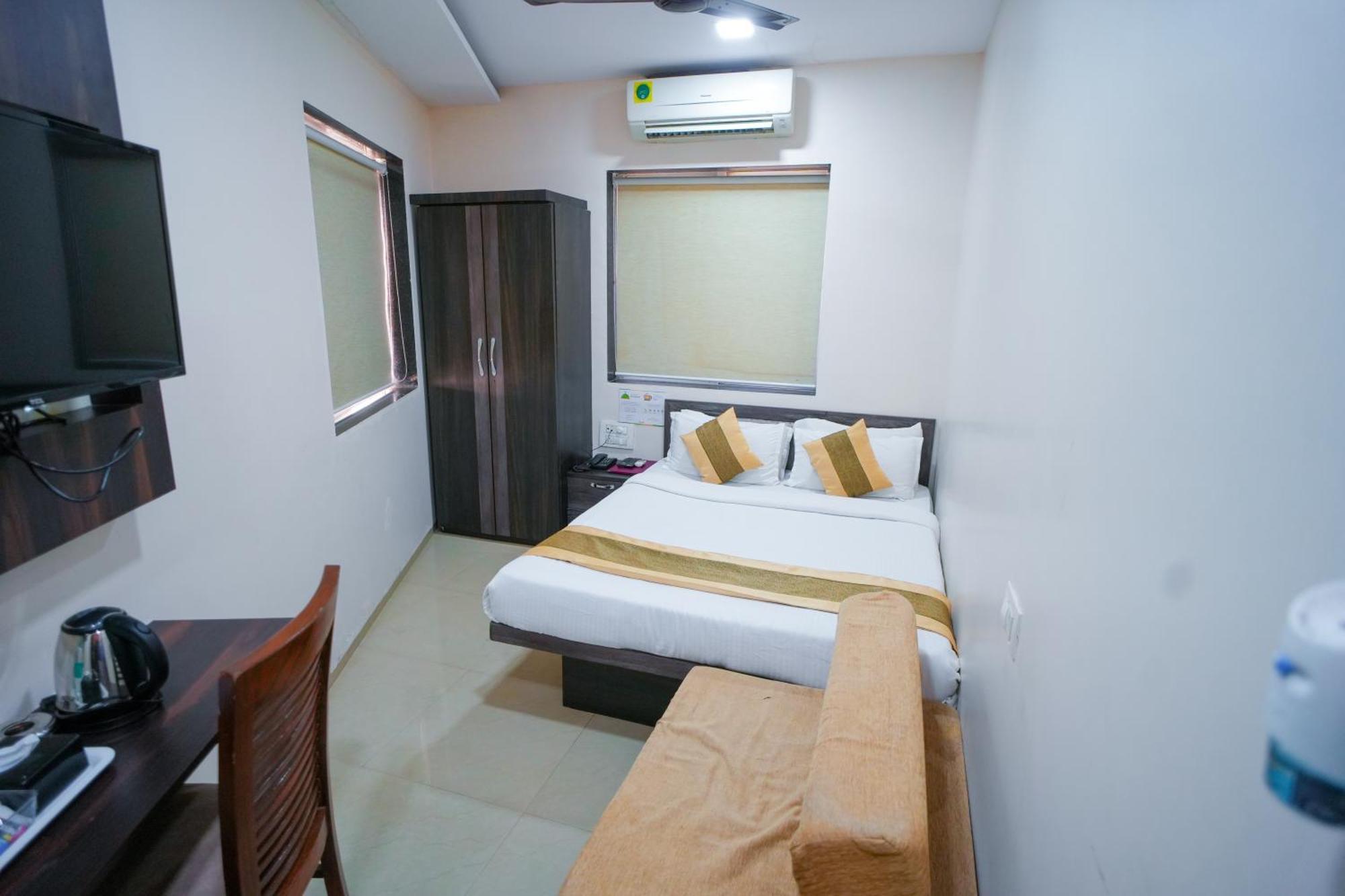 Hotel Skylink Hospitality Mahalaxmi Mumbai Exterior foto