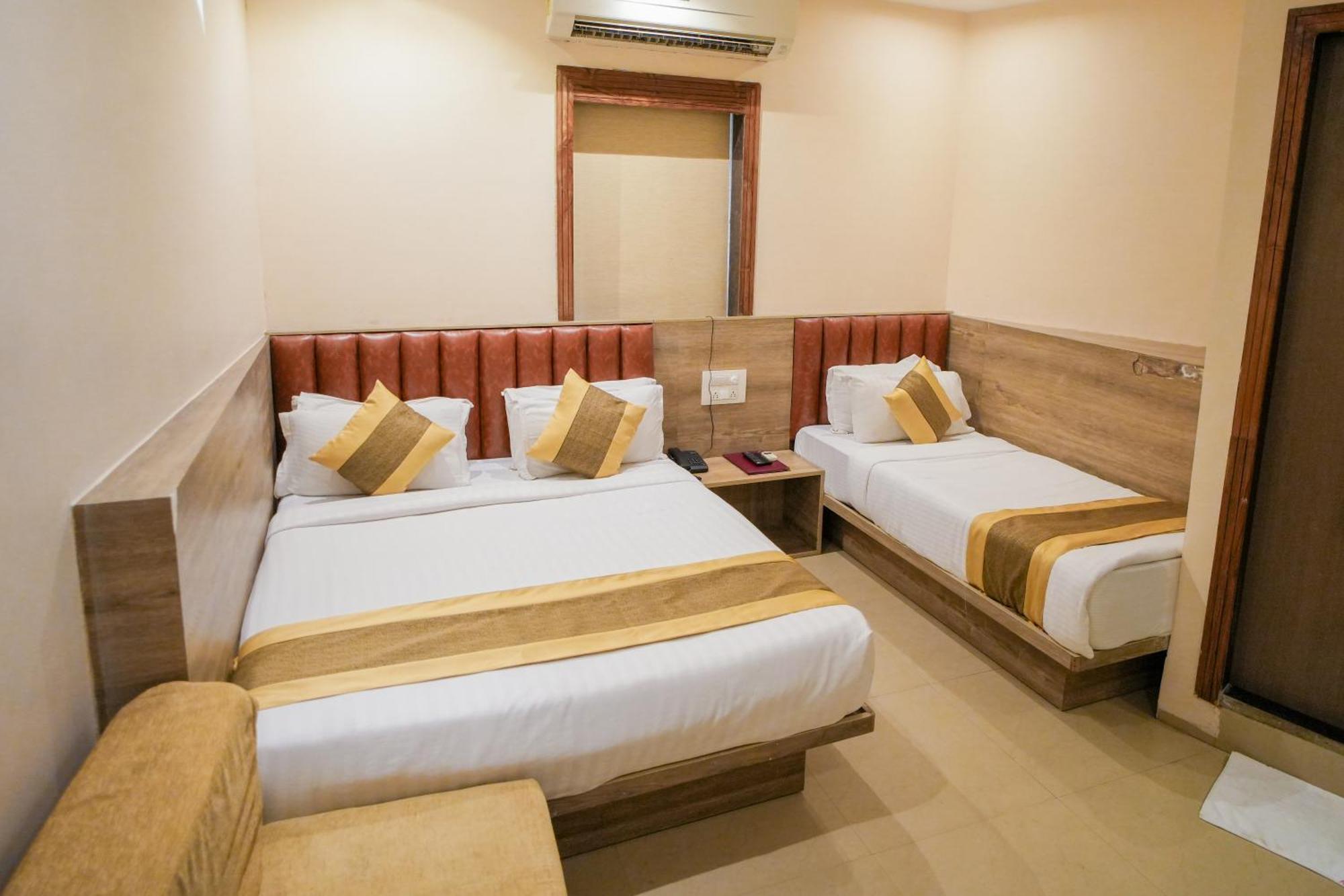 Hotel Skylink Hospitality Mahalaxmi Mumbai Exterior foto