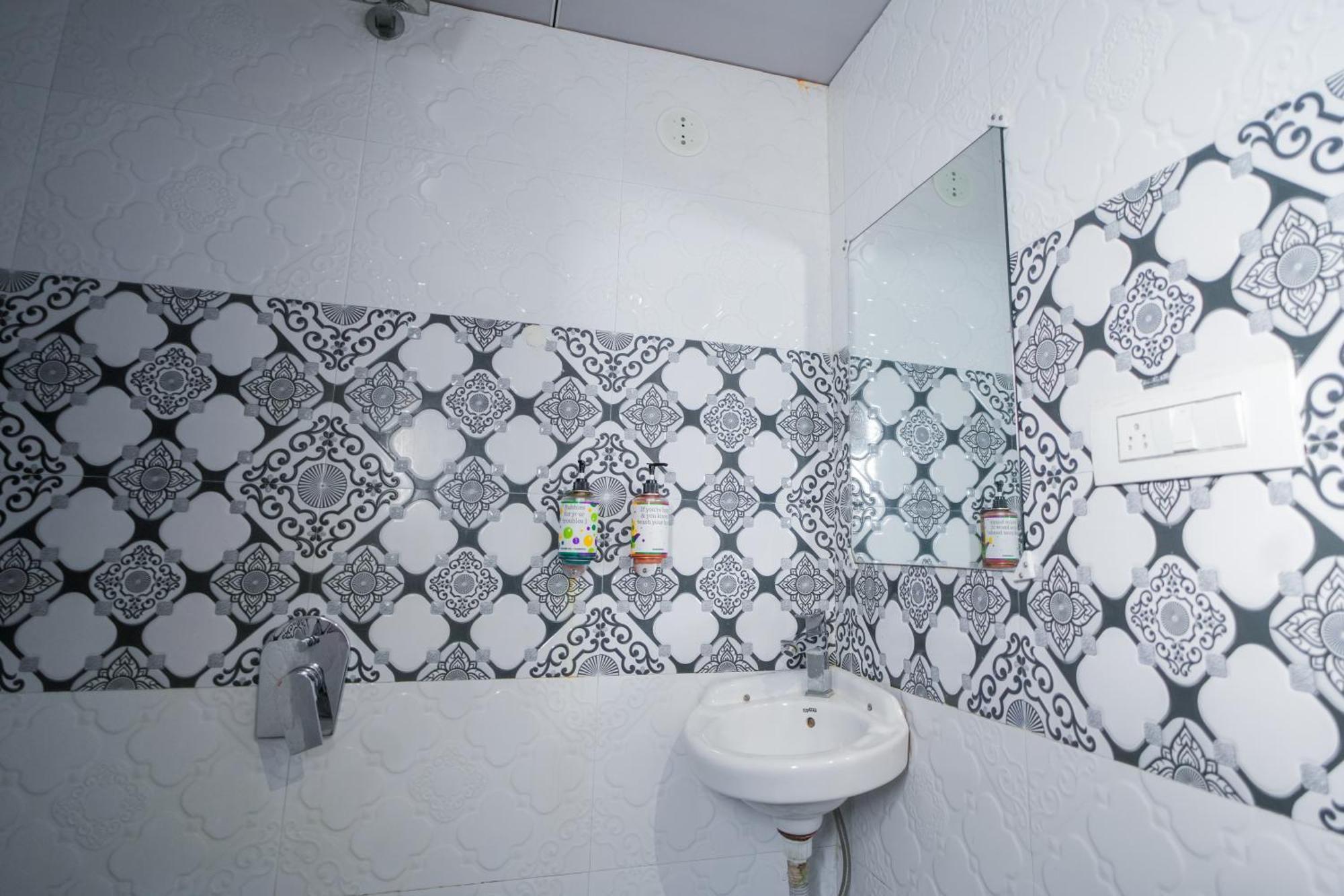 Hotel Skylink Hospitality Mahalaxmi Mumbai Exterior foto